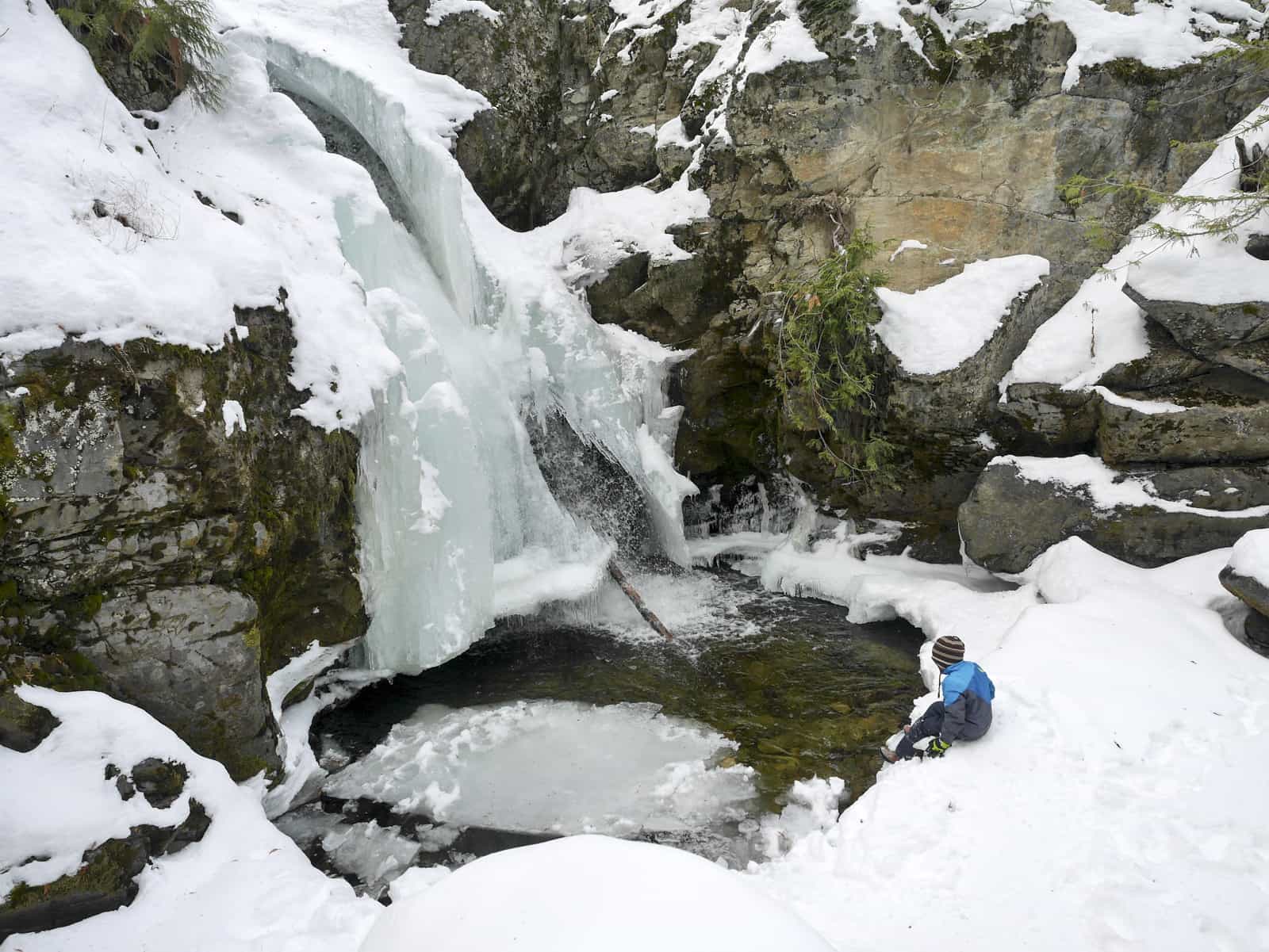 Hiking to Crawford/Canyon Falls in the Winter