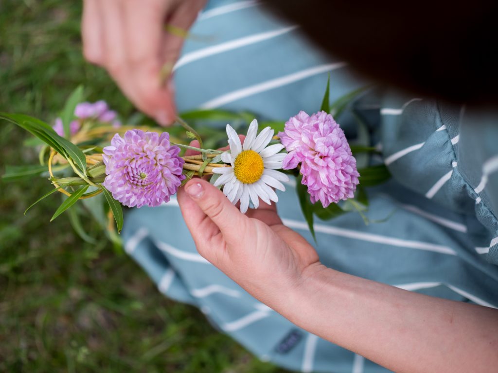 How to Make a Willow Nature Crown with Your Child by Backwoods Mama